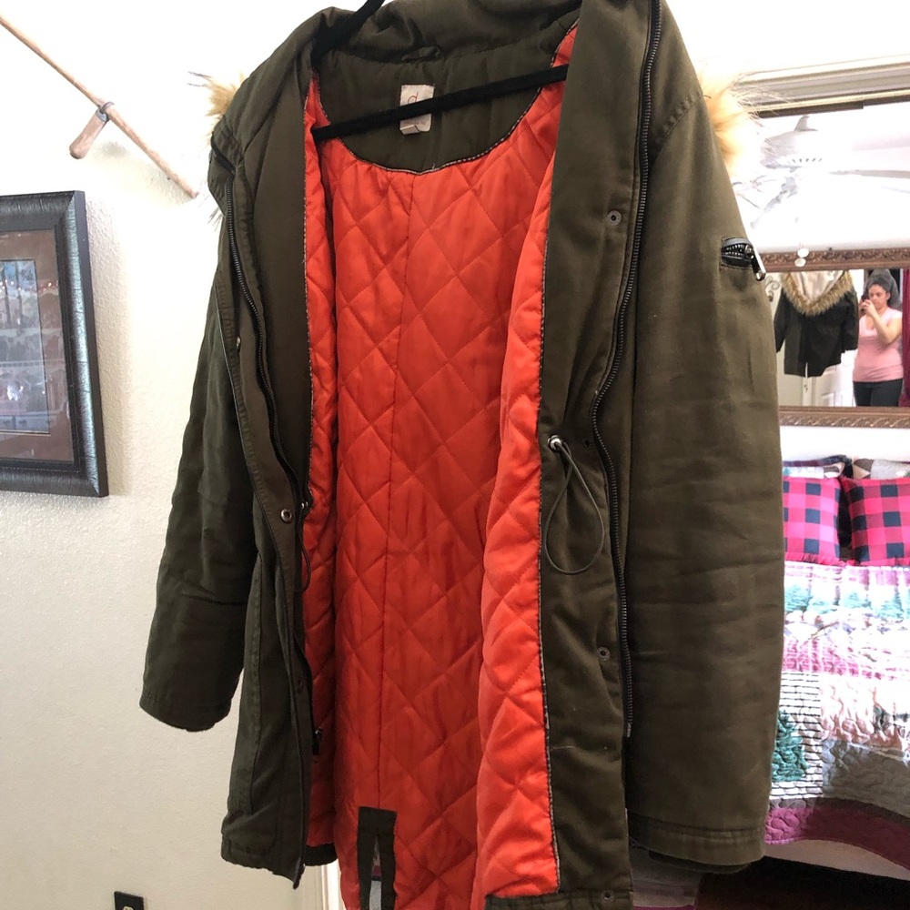 Green wonder jacket with fur hood